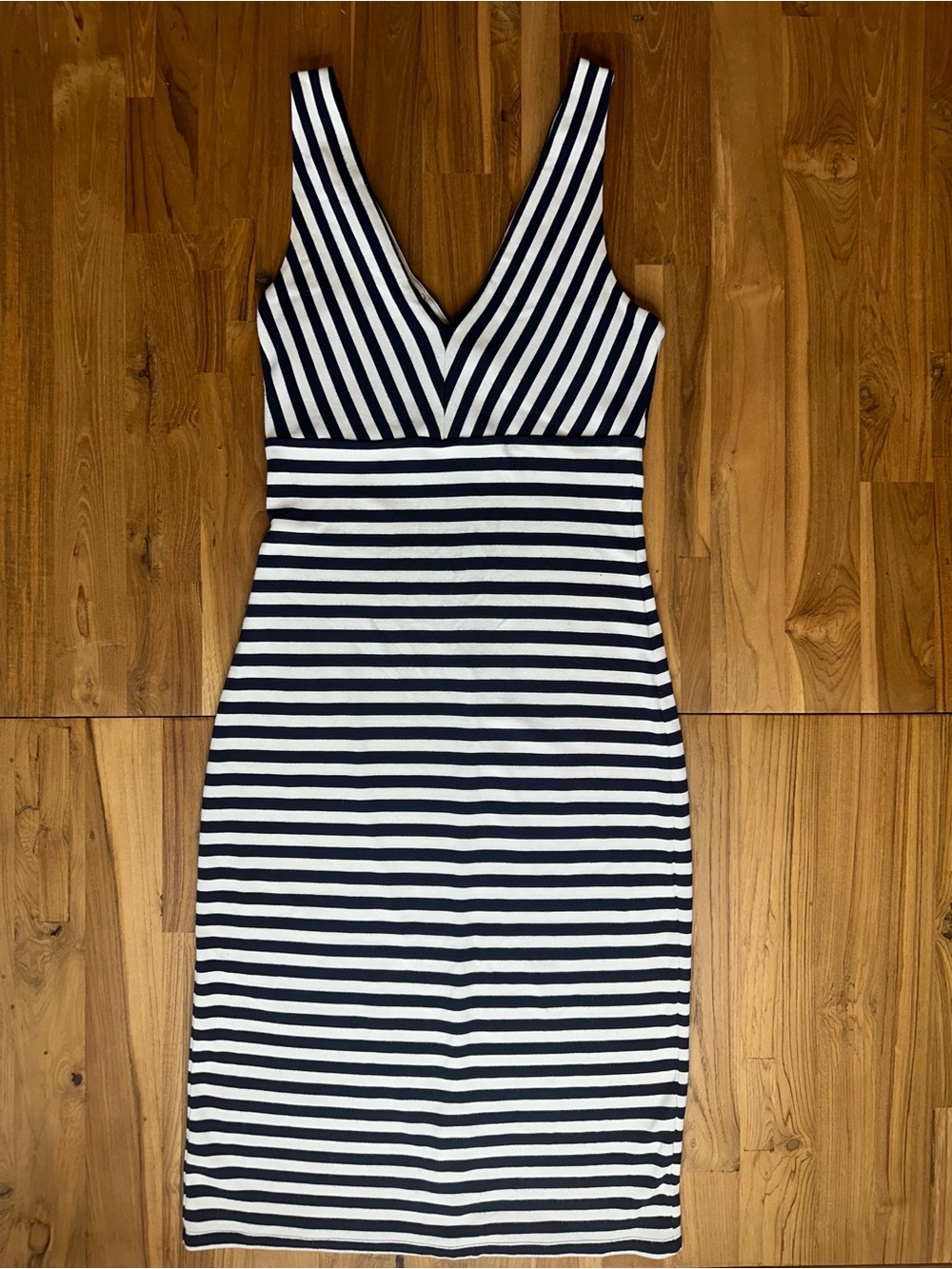 Cupcakes and Cashmere Striped Midi Dress – Size Small — Navy & White